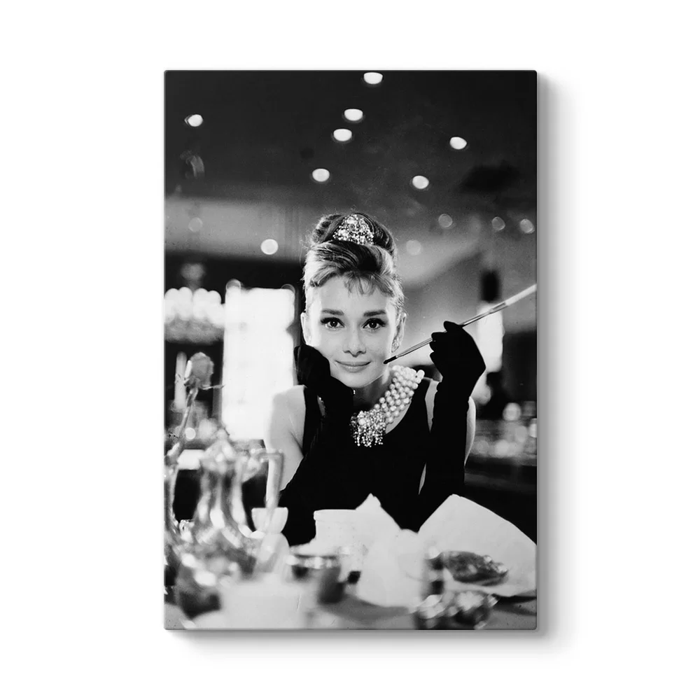 Audrey Hepburn - Cigarette Tablosu - Model 2